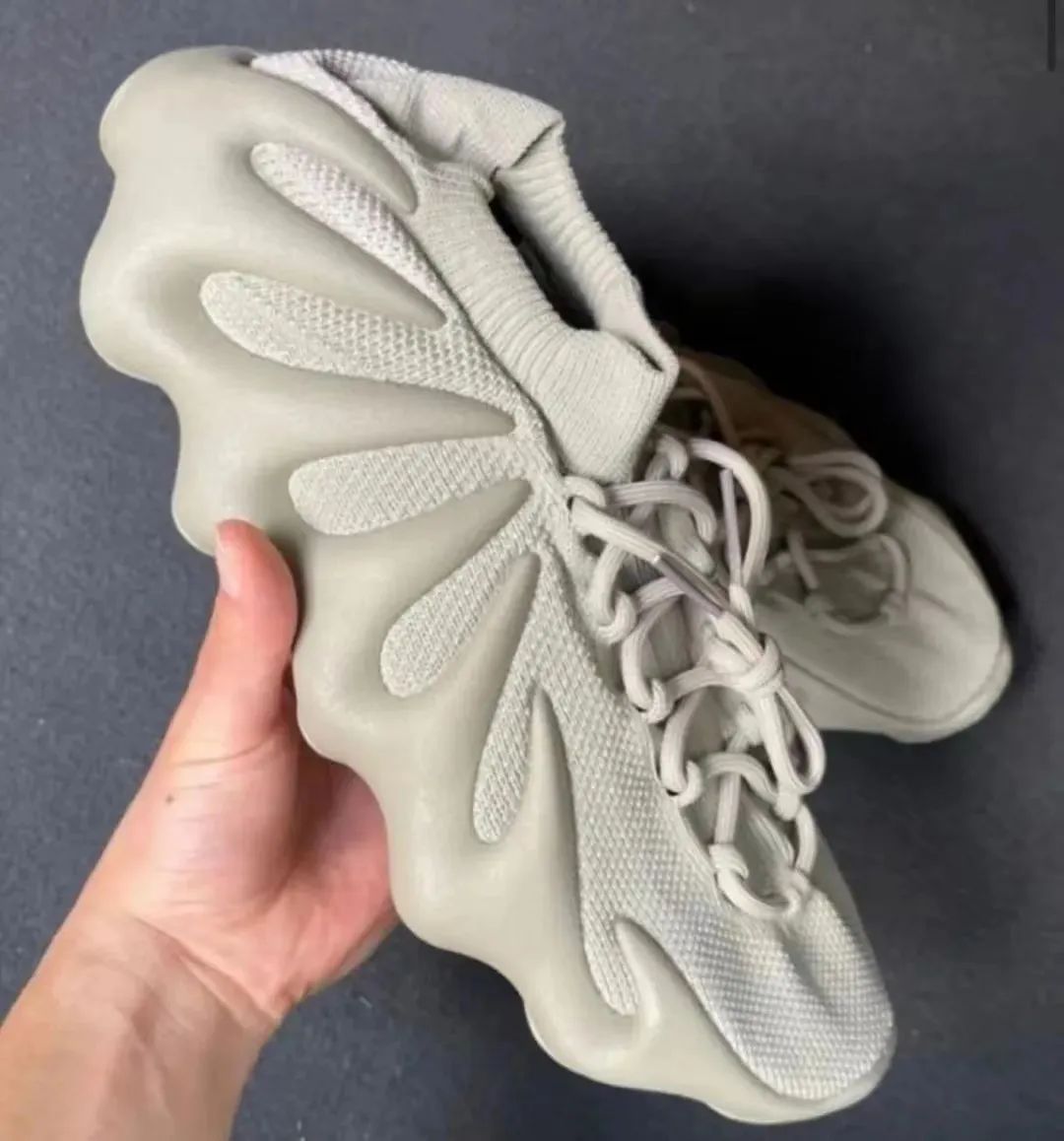 Yeezy恢复发售！有鞋店开始重新上架，又能卖Yeezy了？？？