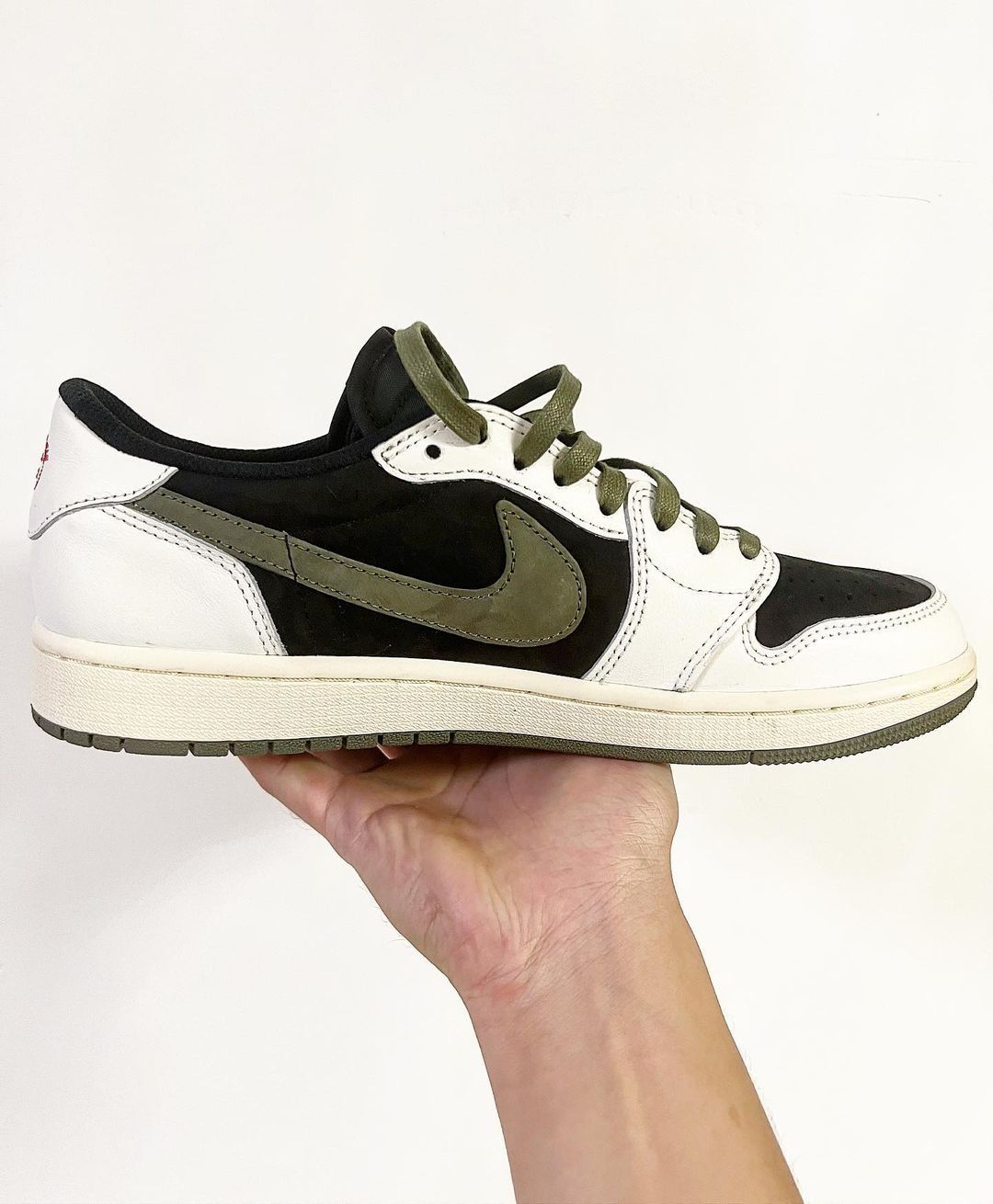 最后一双！Travis Scott x AJ1「倒勾5.0」提前上脚泄露，你冲吗？