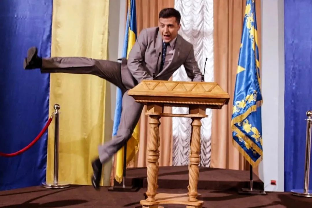 我晕！乌克兰总统穿了一双炒到2000多块的联名鞋，原来是个老潮人？？？