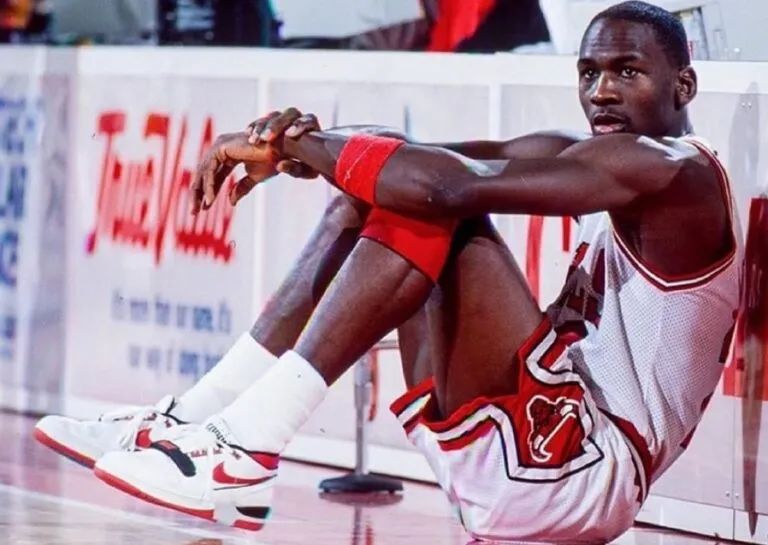 「乔丹亲穿」！这双Nike球鞋时隔24年后，终于要复刻发售了...