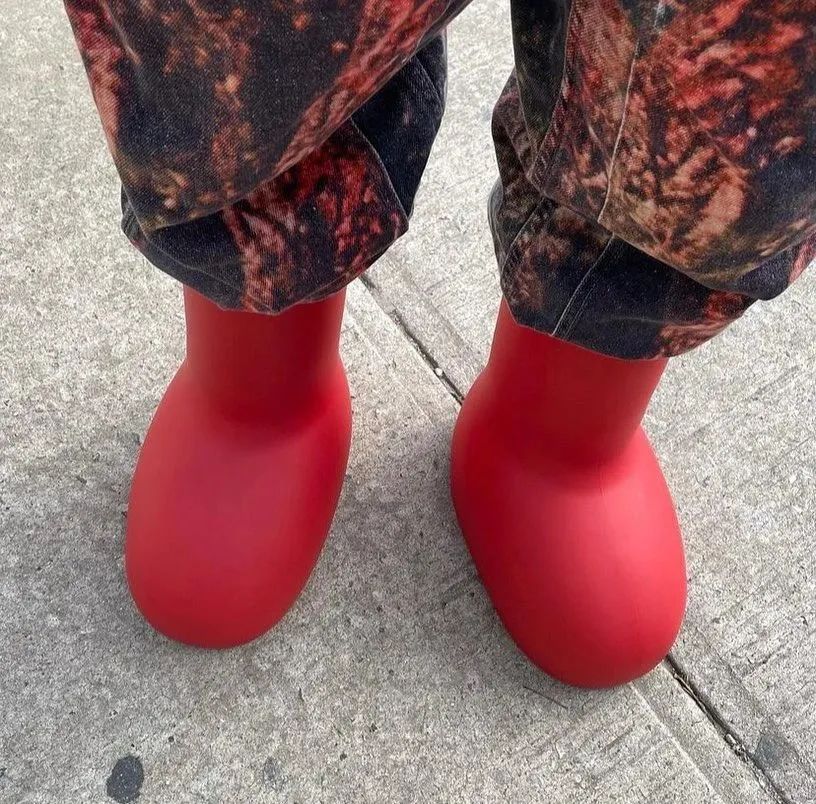 哈哈哈哈哈哈哈哈嗝，「铁臂阿童木」的大红鞋要发售了！