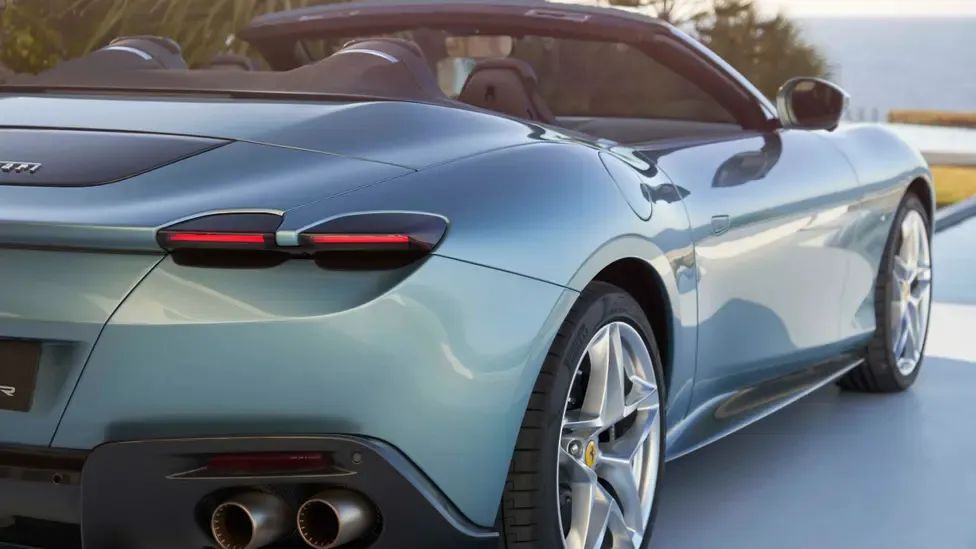 便宜！法拉利Ferrari「罗马」新款跑车曝光，54年后复刻发售了..！