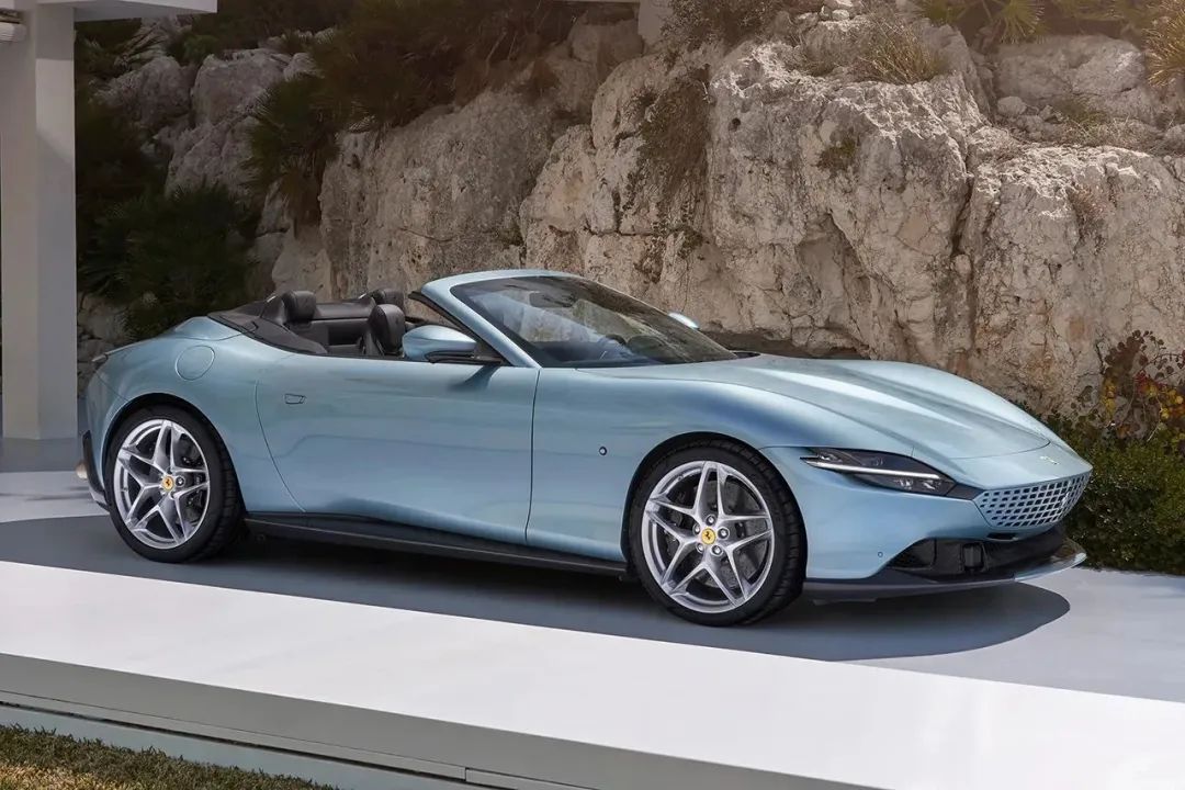 便宜！法拉利Ferrari「罗马」新款跑车曝光，54年后复刻发售了..！