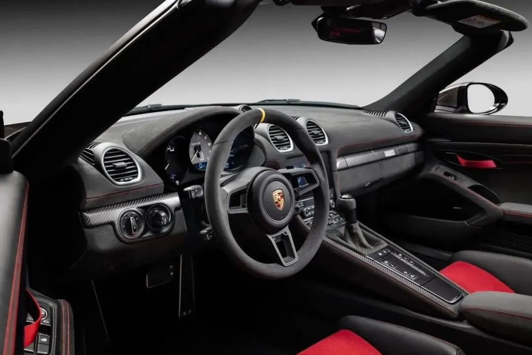 仅售158w！保时捷718 Spyder RS敞篷跑车中国发售，帅拉了..