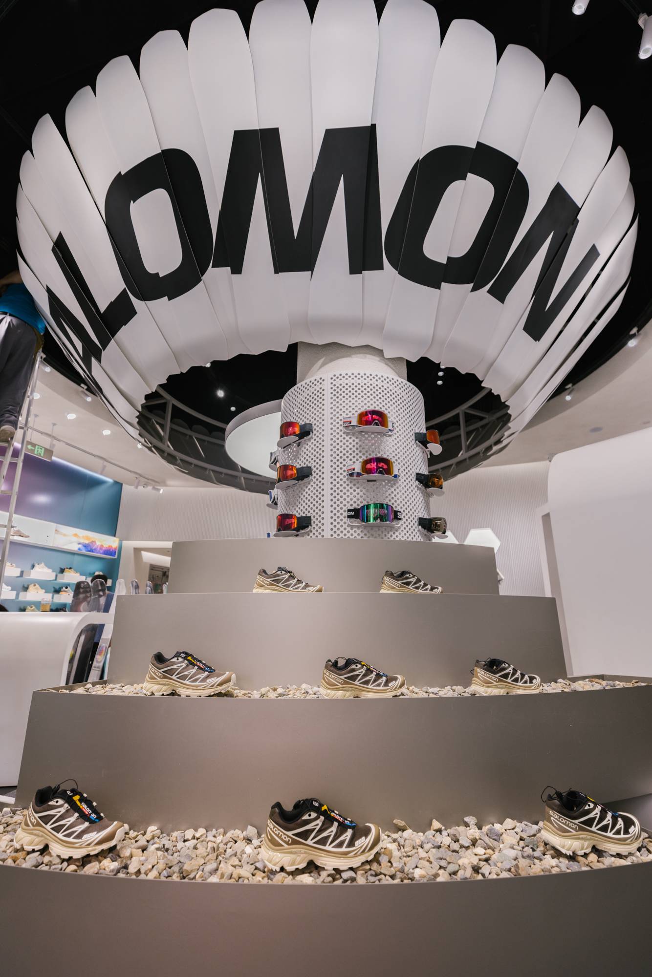 奇观，近在脚下 Salomon 传奇鞋款 XT-6 十周年庆典活动 「火星棕」空降北京三里屯-Supreme情报网