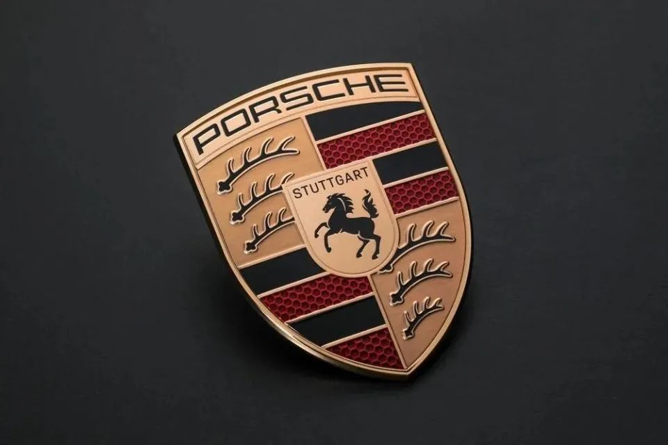 保时捷Porsche要换标了！「黑马金盾」2.0，给我看清楚！