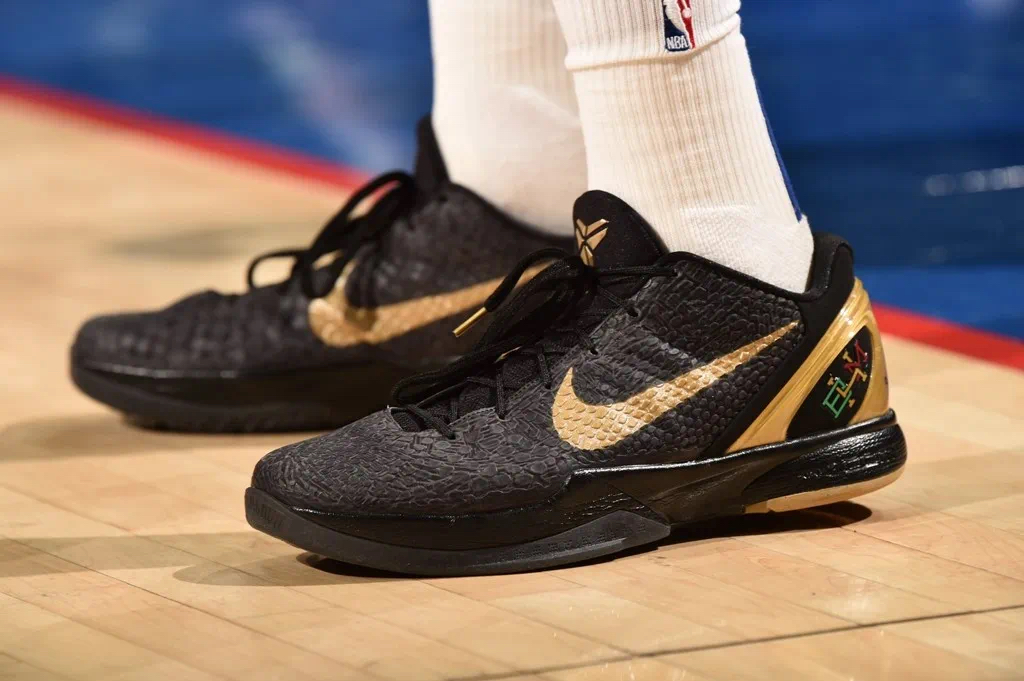 科比Kobe 6「白金」配色实物泄露，布克提前上脚了~-Supreme情报网