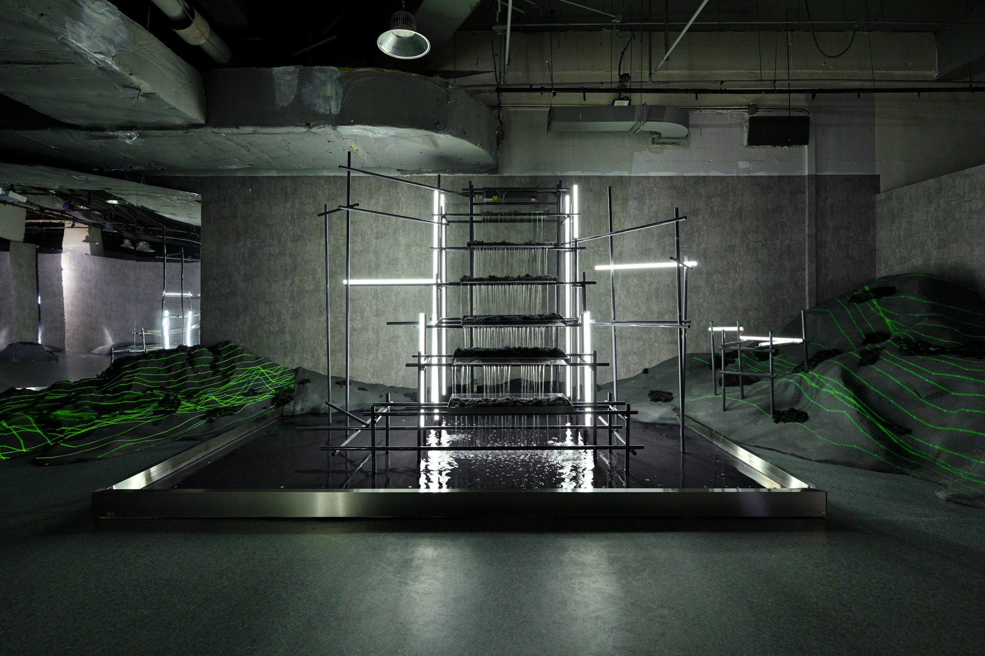 Stone Island x New Balance 于北京 SKP-S 打造「STEP INTO THE MOVING LAND」沉浸式艺术空间展览-Supreme情报网