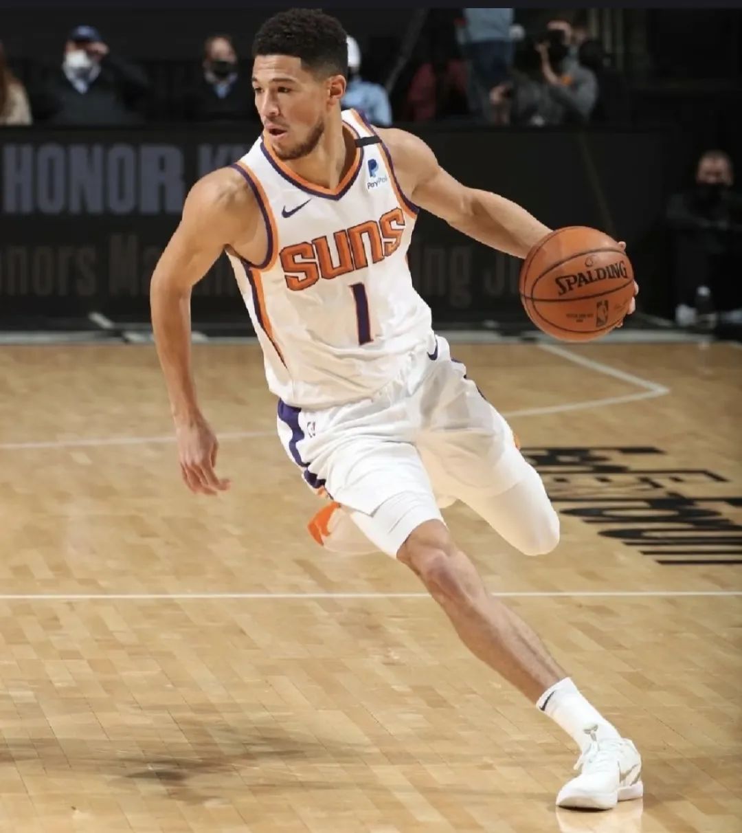 科比Kobe 6「白金」配色实物泄露，布克提前上脚了~-Supreme情报网