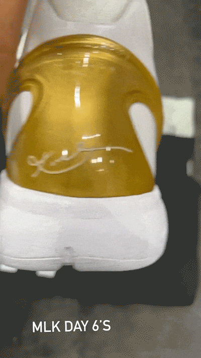 科比Kobe 6「白金」配色实物泄露，布克提前上脚了~-Supreme情报网