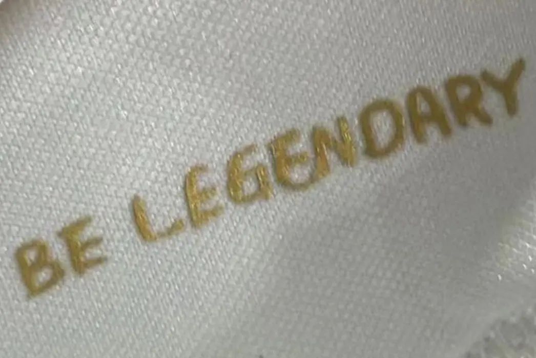 科比Kobe 6「白金」配色实物泄露,布克提前上脚了~ 科比Kobe 6「白金」配色实物泄露,布克提前上脚了~-Supreme情报网