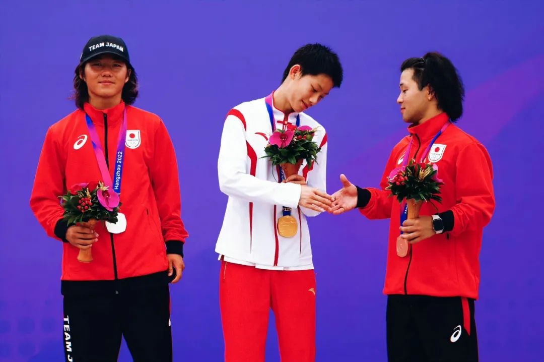 重磅！15岁「中国滑手」陈烨拿下亚运会滑板金牌！