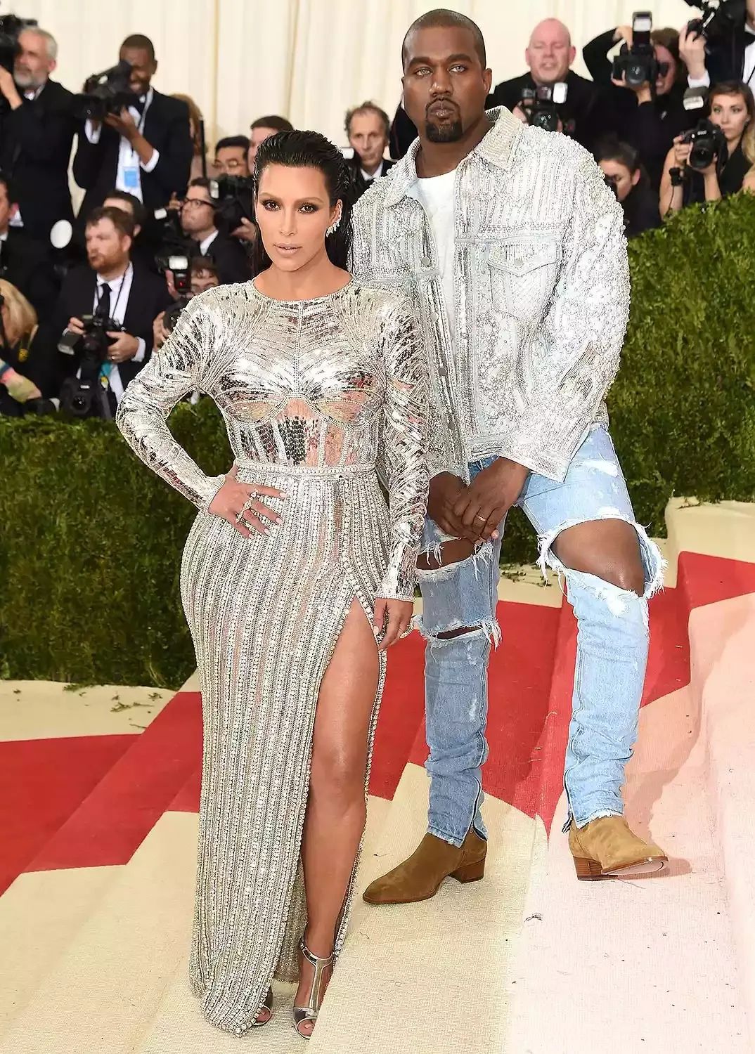 当Kanye坎爷的老婆，就能「穿衣自由」！