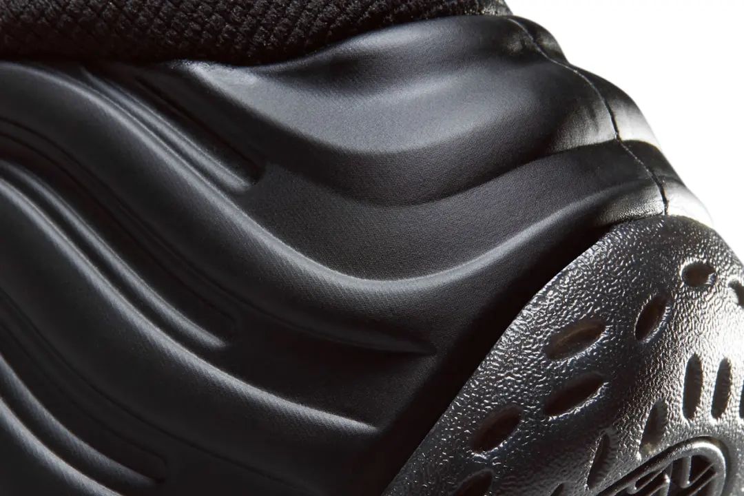 市价3000+！「Nike喷泡」黑武士配色高清无码曝光，确认发售！