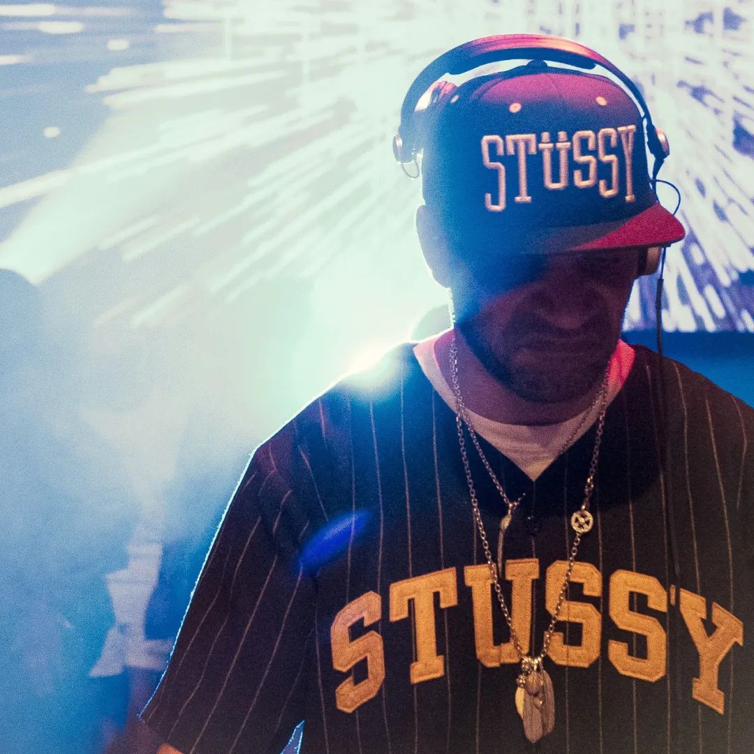帅拉了！「Stussy」联名棒球夹克曝光，传明年正式发售！
