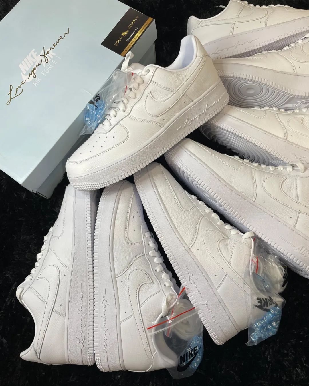 Snkrs突袭上架！「公鸭Drake x 耐克AF1」联名，补货发售！