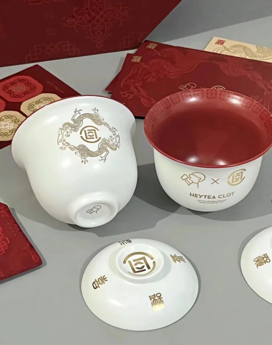 「Clot x 喜茶」联名2.0红丝绸曝光，下周全国发售...
