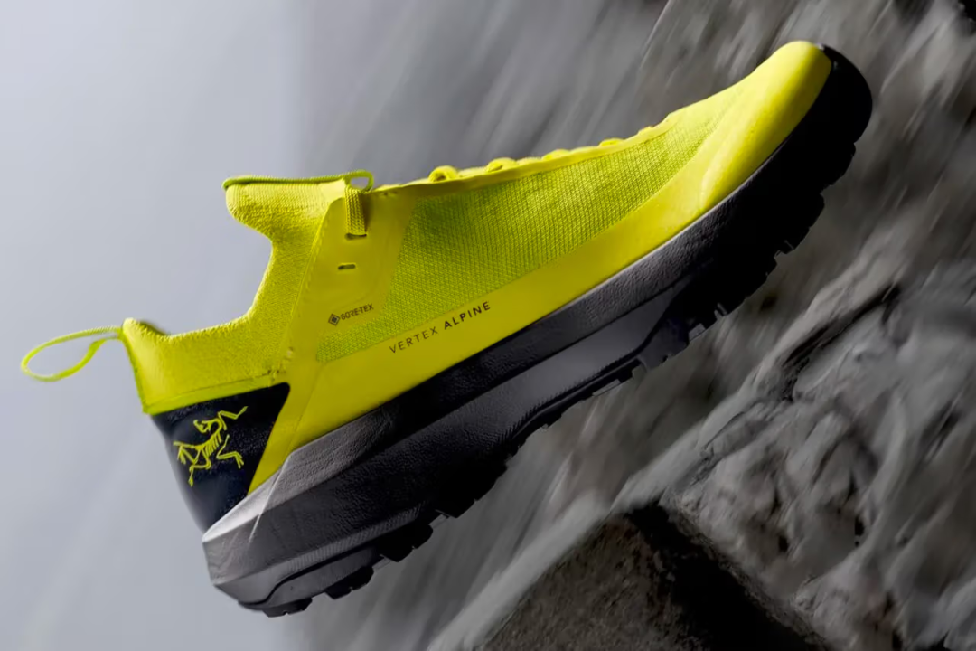 「Arc'teryx始祖鸟」第1代运动鞋曝光了，下月正式发售！