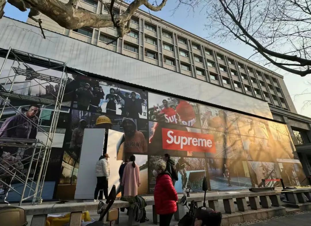 上海首发！「Supreme」热成像马丁靴曝光，本周正式发售！