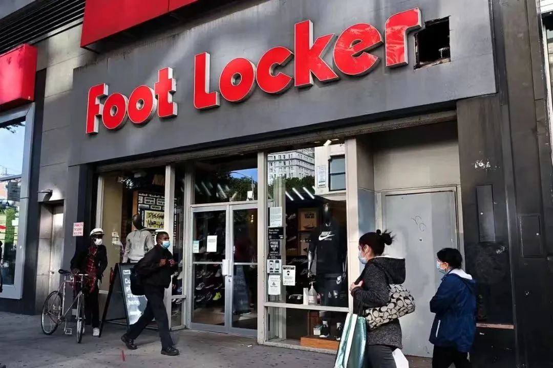 减少Nike库存！「Footlocker」净亏3.98亿美元，顶不住了...