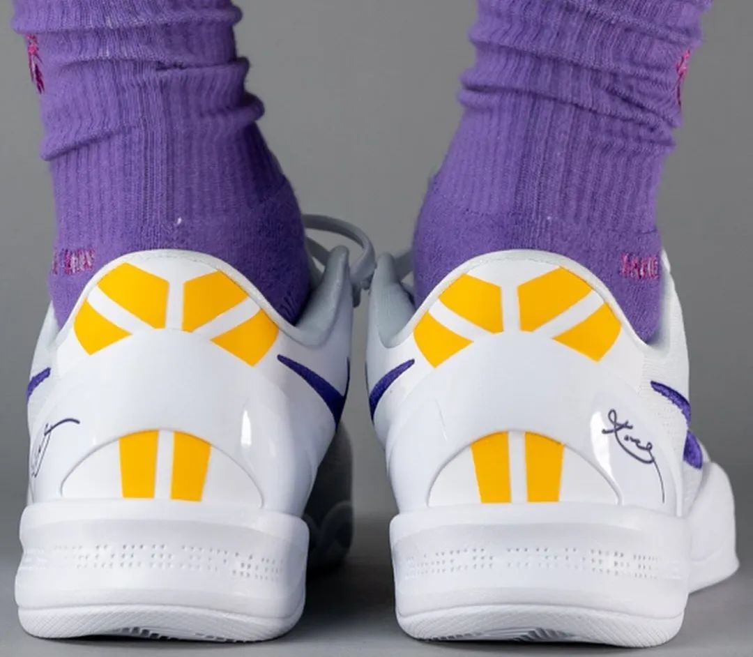 定档发售！「科比Kobe 8」紫金湖人新配色提前上脚，曝光了！