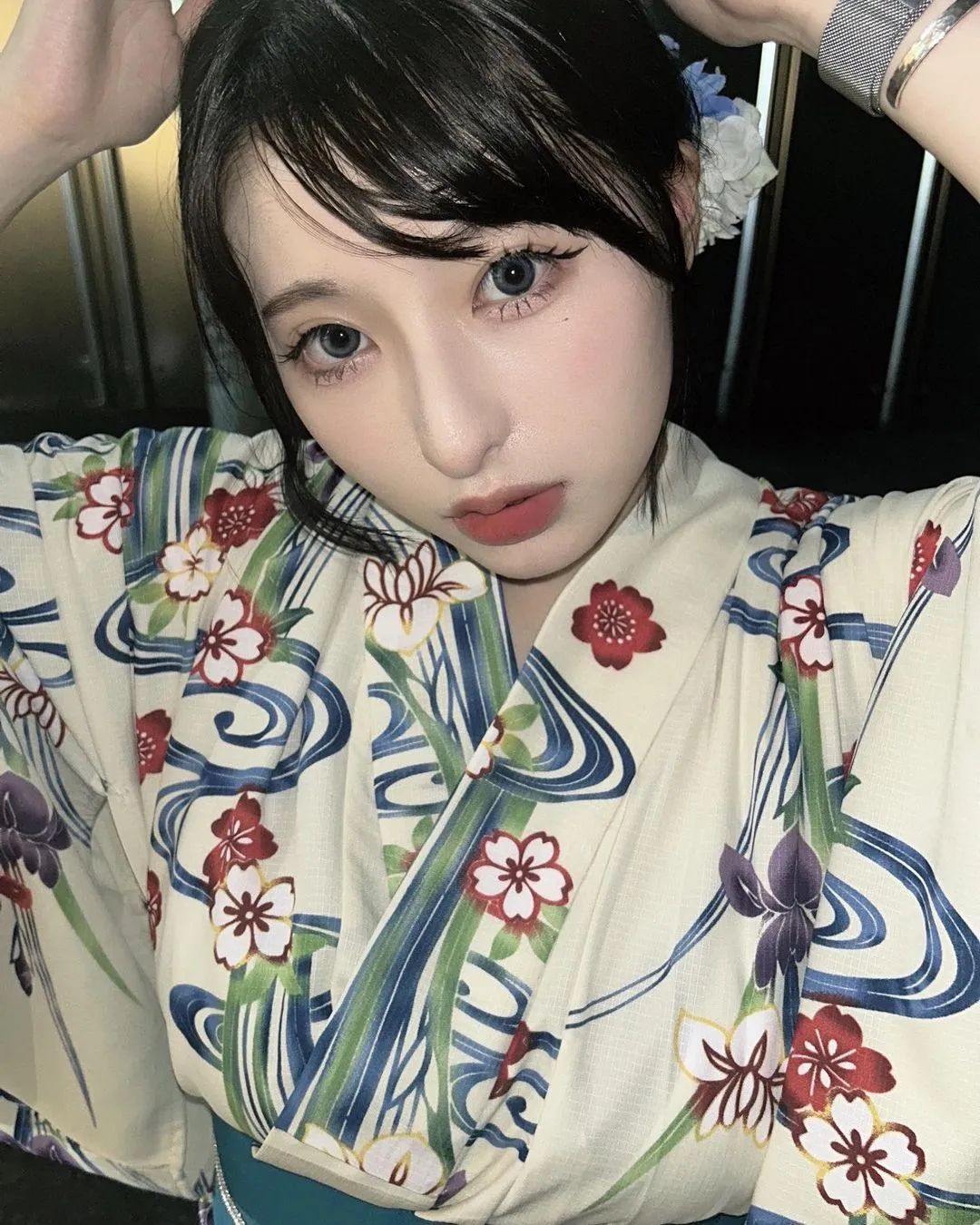 突发：S1「桃果明里」宣布引退！转型潮流穿搭博主了...