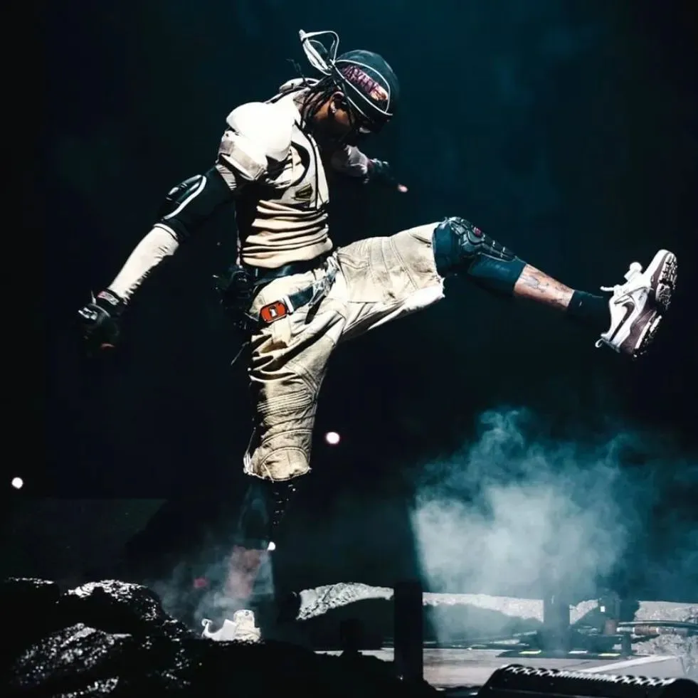 纯白倒勾！「Travis Scott x 耐克」新联名又又又曝光了，太多了啊...