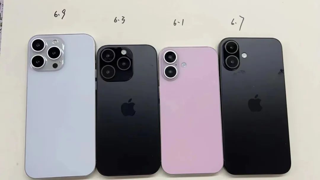 「iPhone 16」实机谍照曝光？摄像头终于摆齐了...