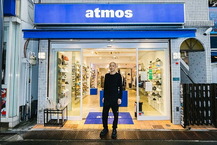 塌房！「atmos」老板卖后门货，联合黄牛假抽签，偷赚10亿，被合伙人举报了..