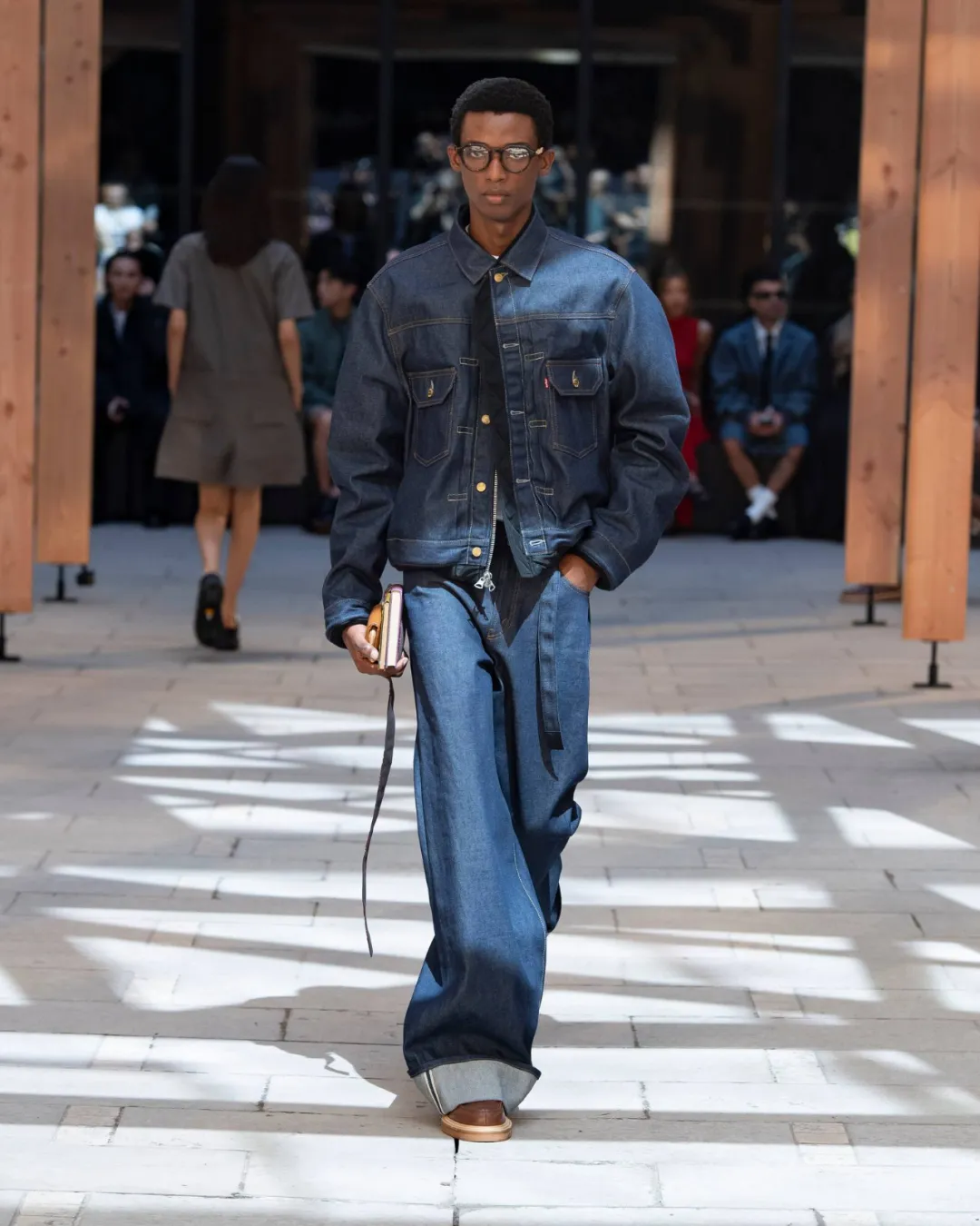 原价起飞！「sacai × 李维斯Levi's」联名计划，售价大曝光...