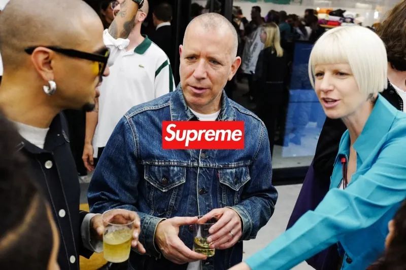 VF集团员工，禁止进入「Supreme」办公室。（八卦是真的..）