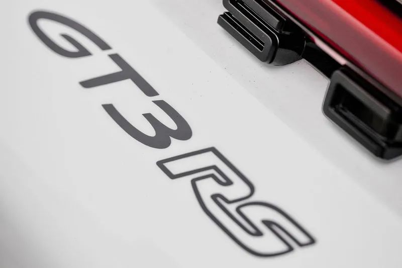 帅拉了！「保时捷911」GT3 RS特别款曝光，市价要暴涨吧？...