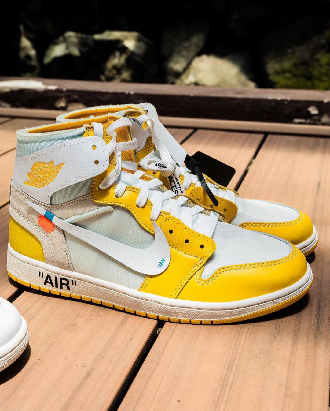 取消！黄色版「Off-White x AJ1」又不发售了...