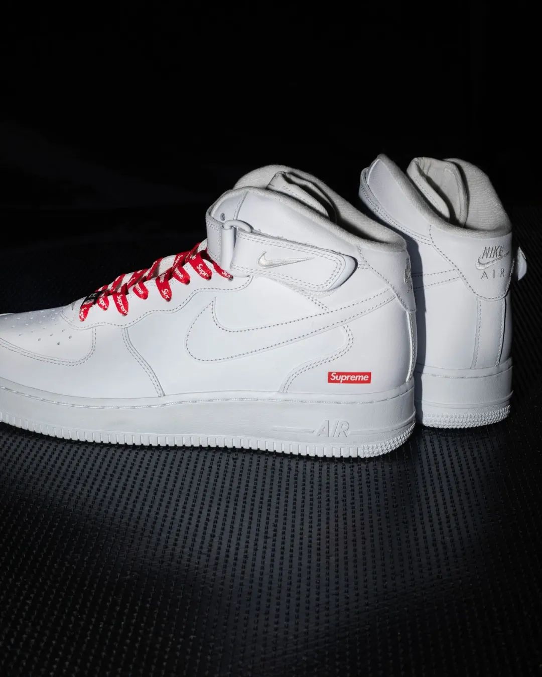 中国发售！「Supreme x Nike」联名中帮AF1上脚曝光，附指南！