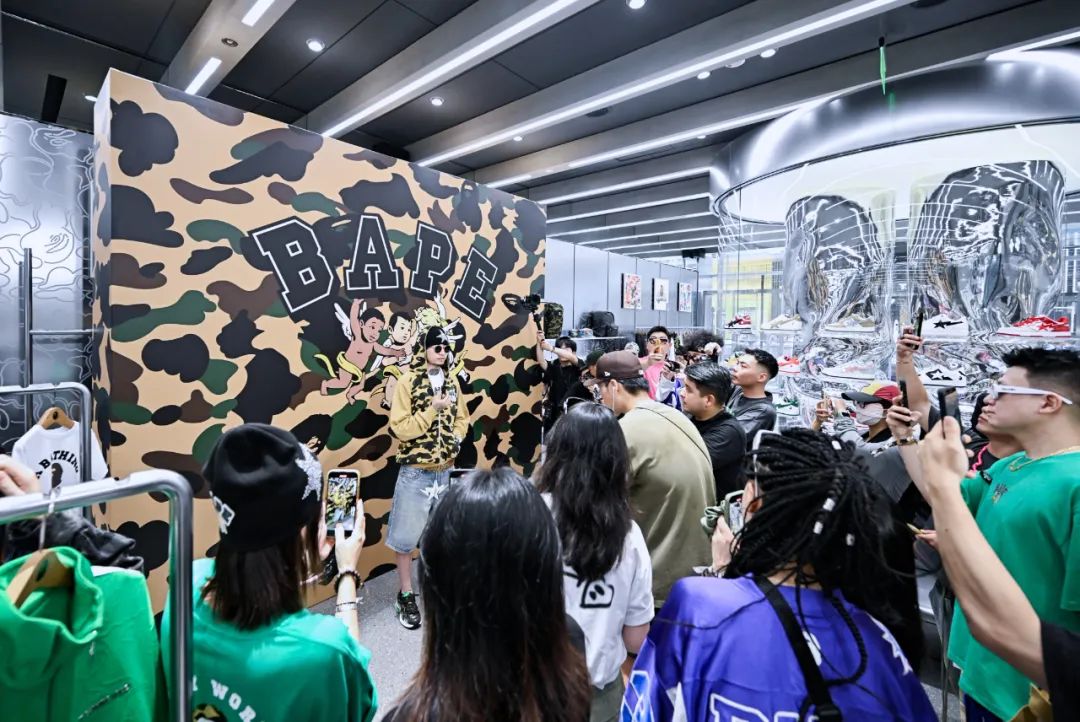 「BAPE x 马思唯」联名正式曝光，突袭发售，附入手指南！