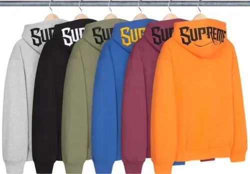 「Supreme x 白雪公主」联名计划曝光，本周正式发售！