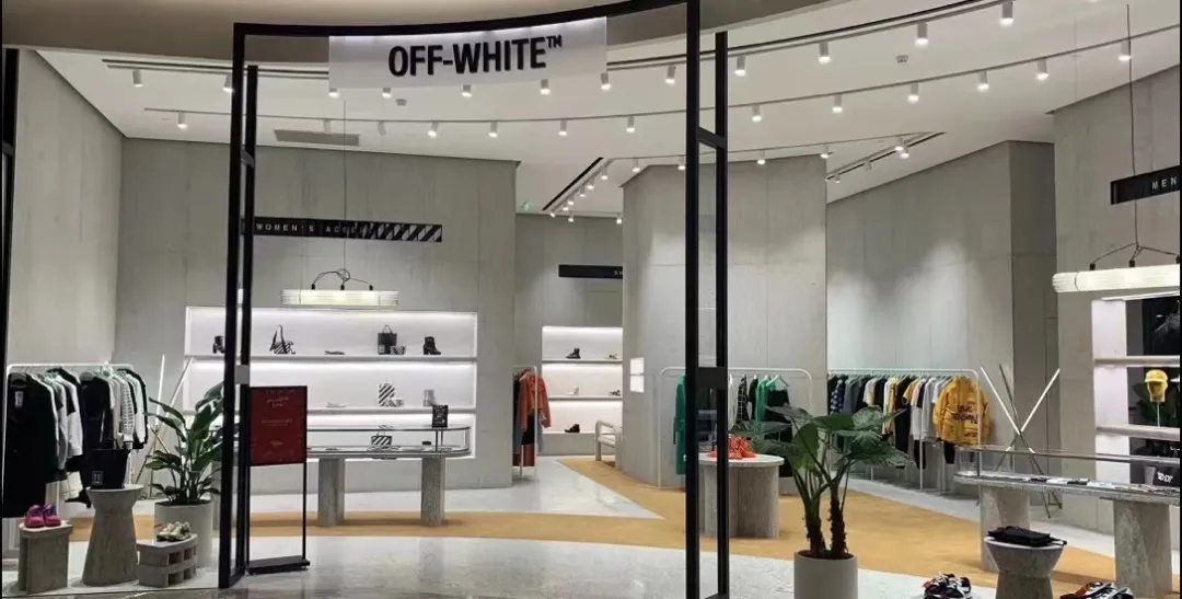 ‼️突发：「Off-White」被卖！中国门店都倒闭了..