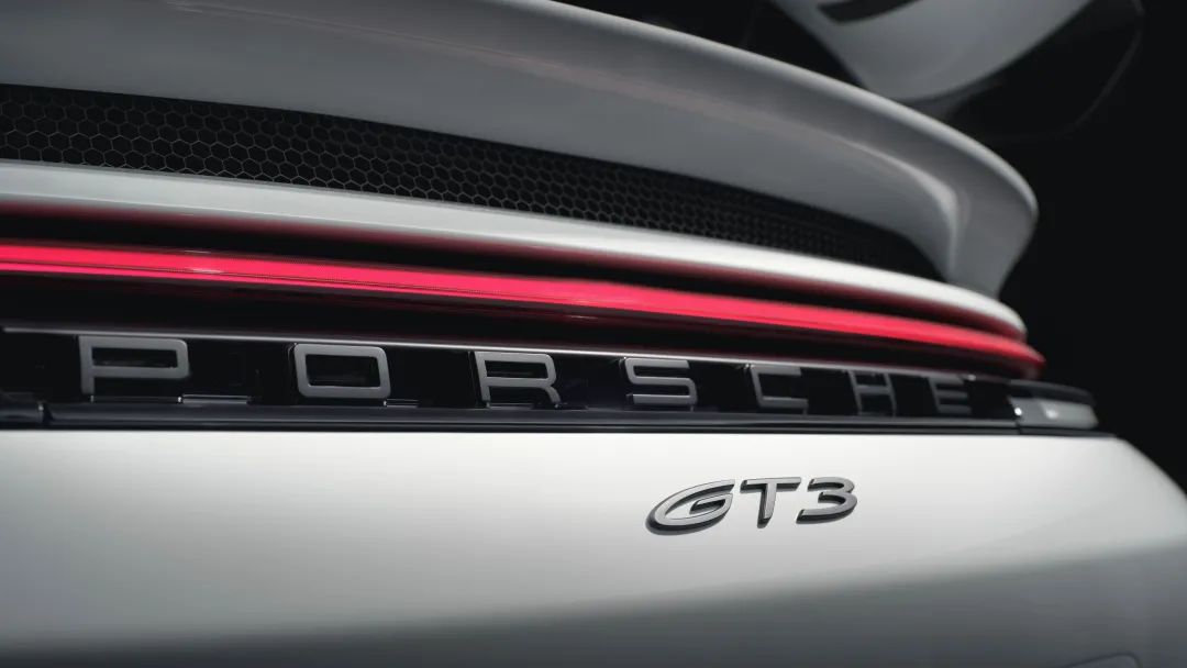 重磅：「保时捷911」新一代车王GT3正式发售，只要226.8w！