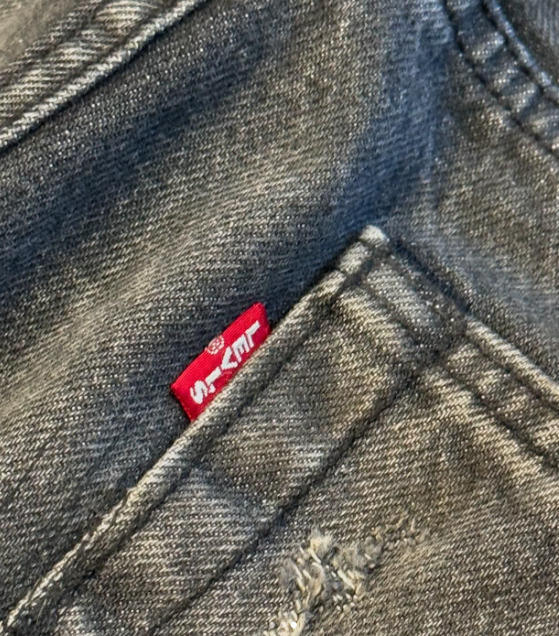 陈冠希提前上身！「Clot x 李维斯Levi's」黑长寿裤，曝光发售！