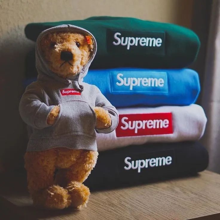 1500人排队！Supreme的「Box Logo」卫衣发售现场，还是这么风骚啊...