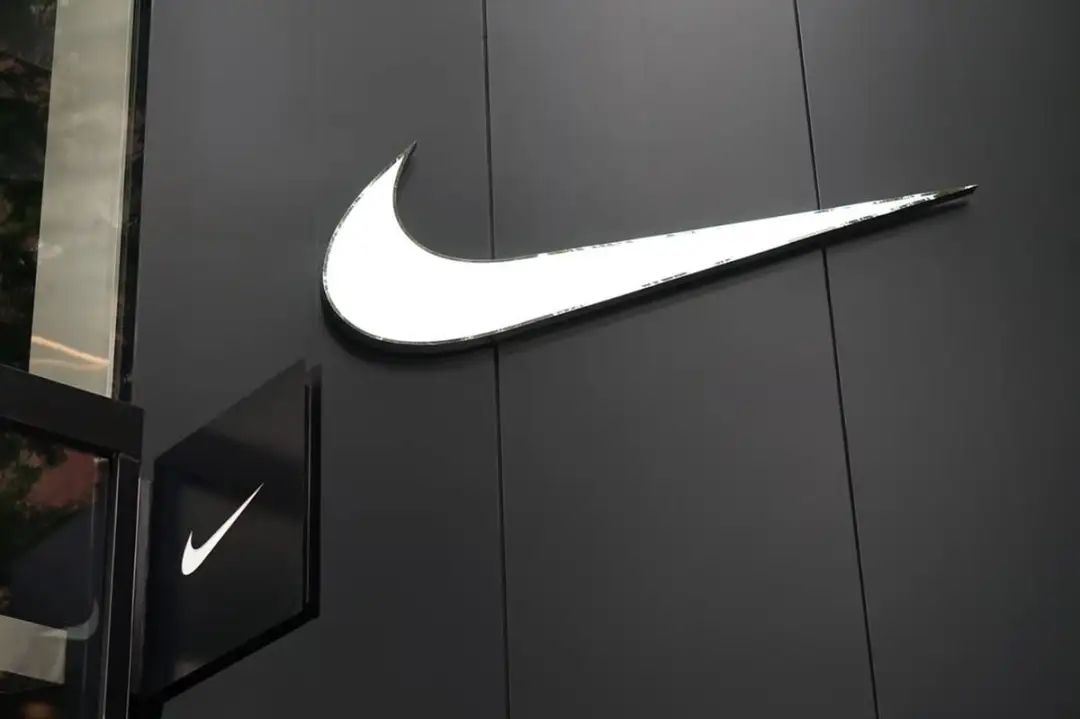 🥵「Nike」全球销量，暴跌...