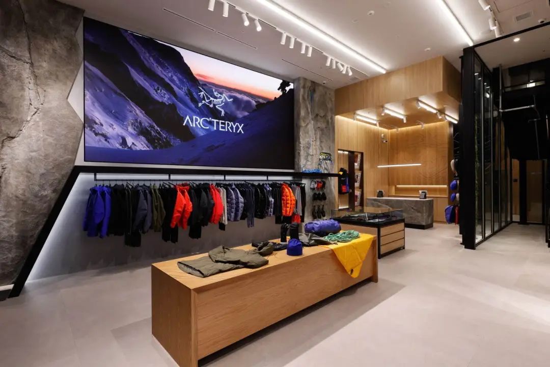 「始祖鸟Arc'teryx」日本最大直营店，开了！