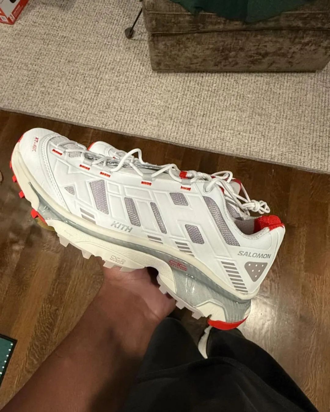 高溢价？「Kith x Salomon」圣诞限定实物曝光，确认发售！