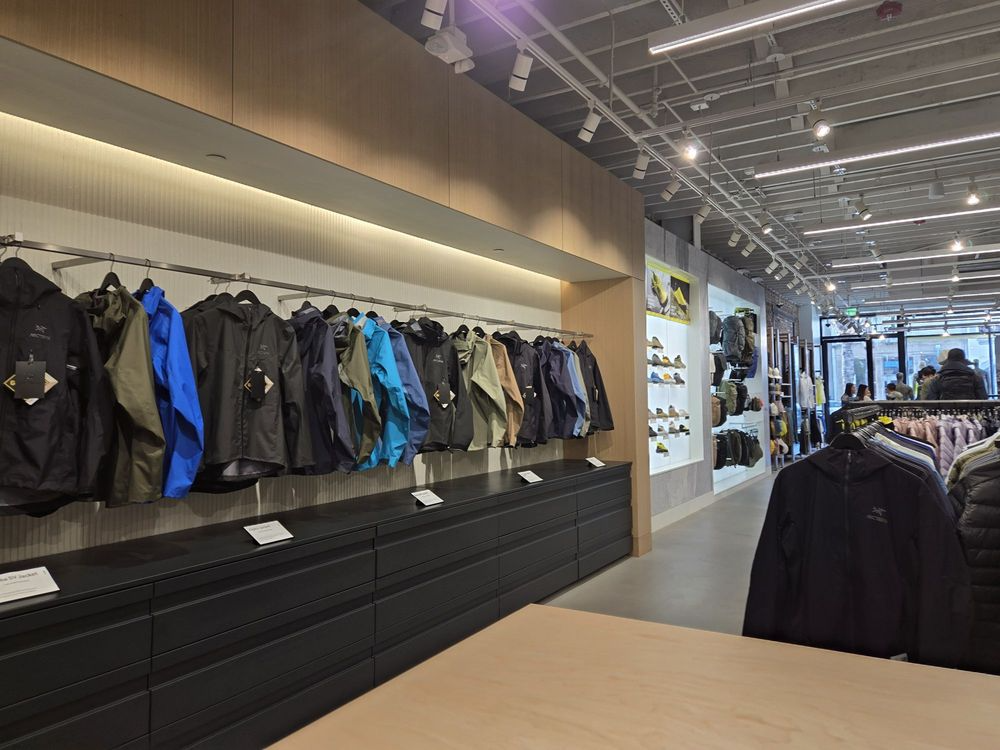 ‼️「始祖鸟Arc'teryx」被抢劫14w冲锋衣，然后，劫匪坐出租车跑了...