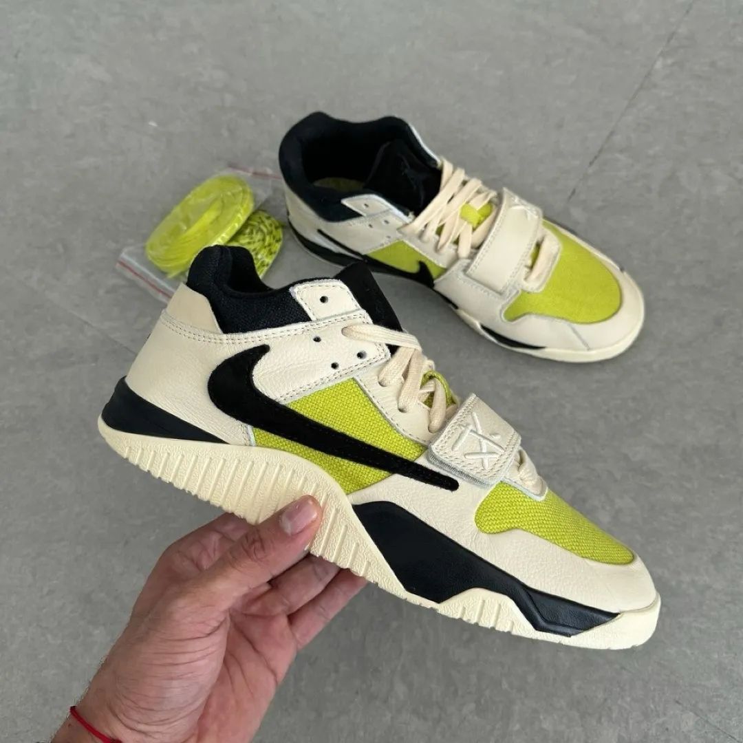 绿倒勾！蟑螂侠上上脚「Travis Scott x 耐克」看NBA，被保安ban了..