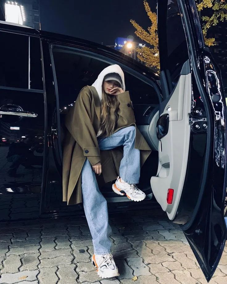 「Lisa」喜提法拉利SUV！K-Pop顶豪的豪车，终于数不过来了...
