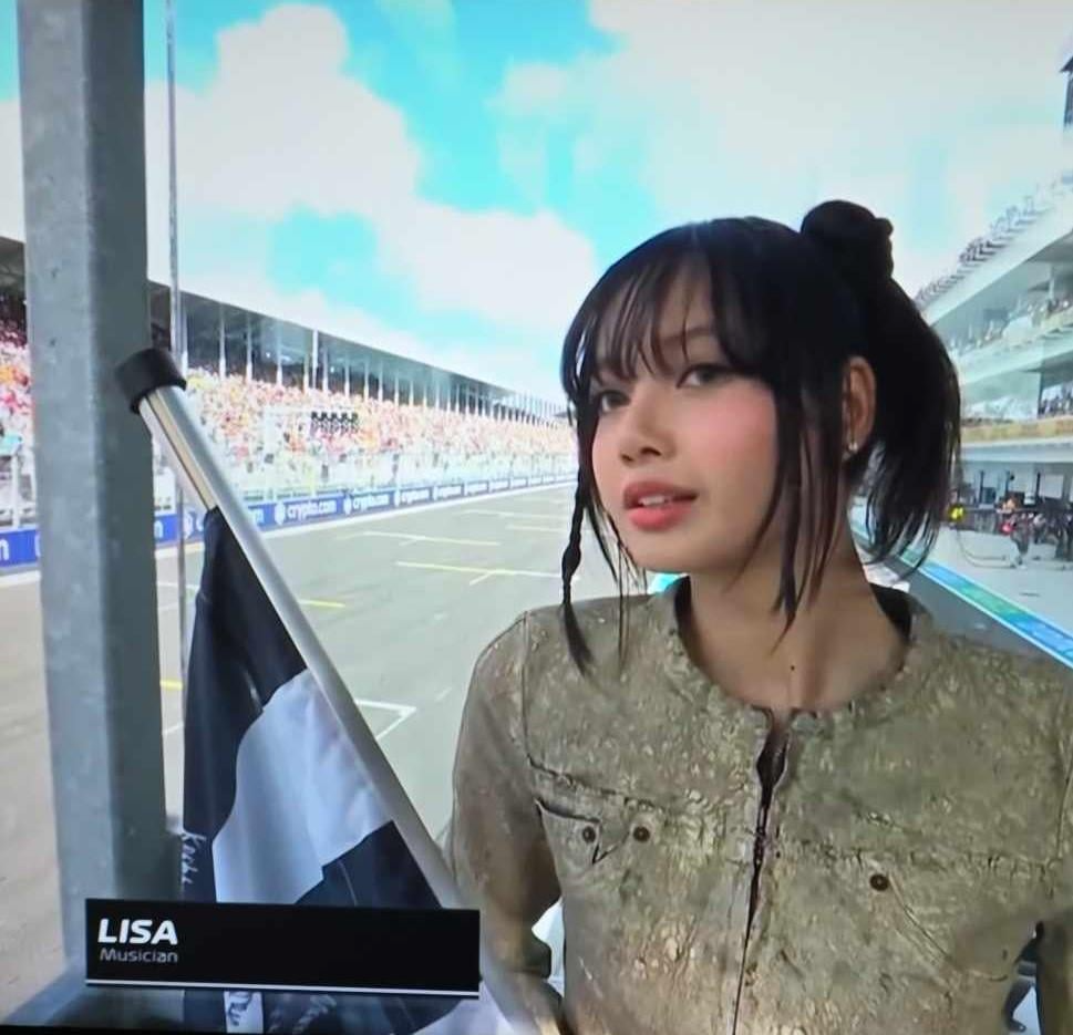 「Lisa」喜提法拉利SUV！K-Pop顶豪的豪车，终于数不过来了...