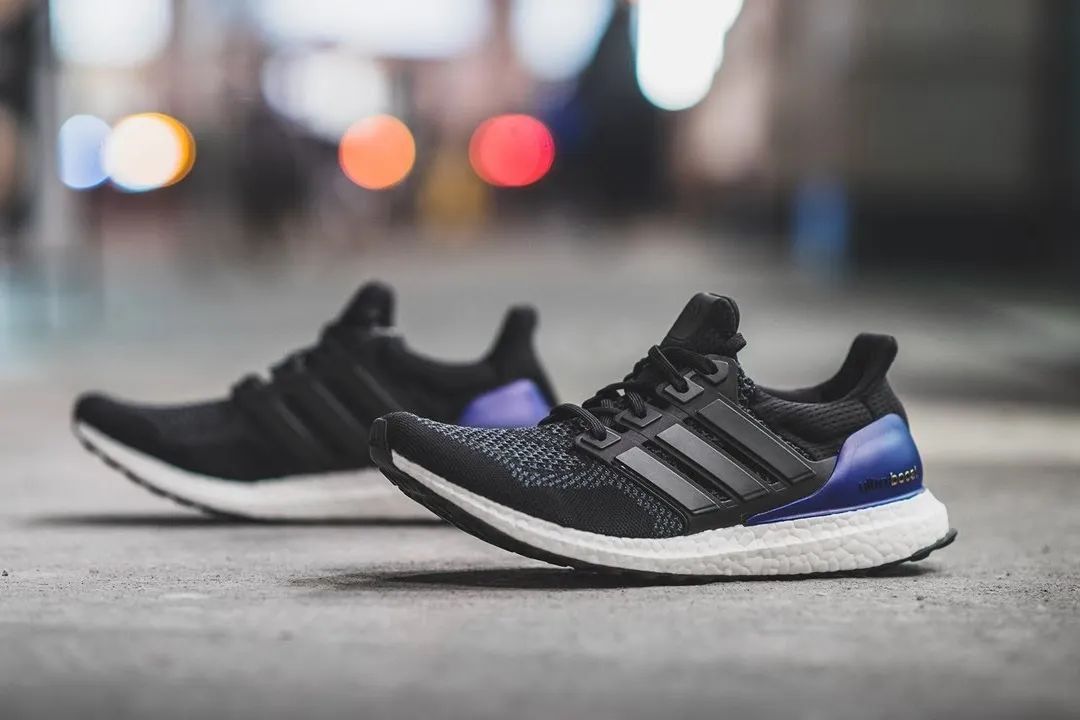 重磅：初代「阿迪UltraBoost」要复刻发售了，当年超高溢价...