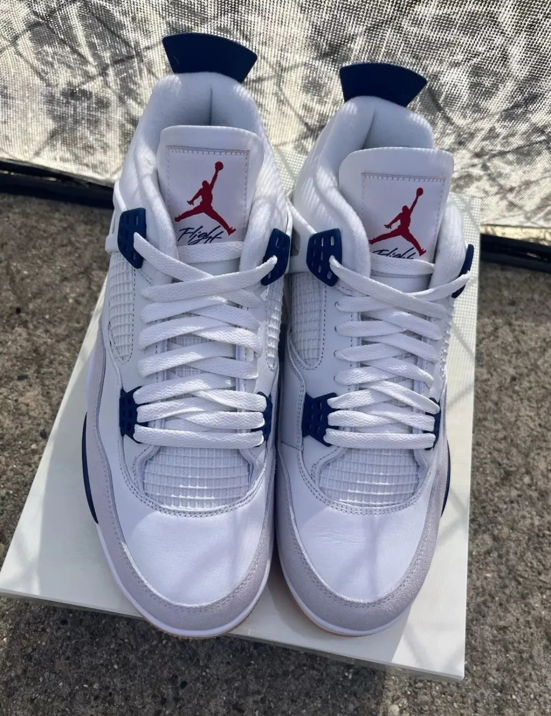 上百人排队！近亲结婚「耐克SB x AJ4」联名2.0提前发售了？？