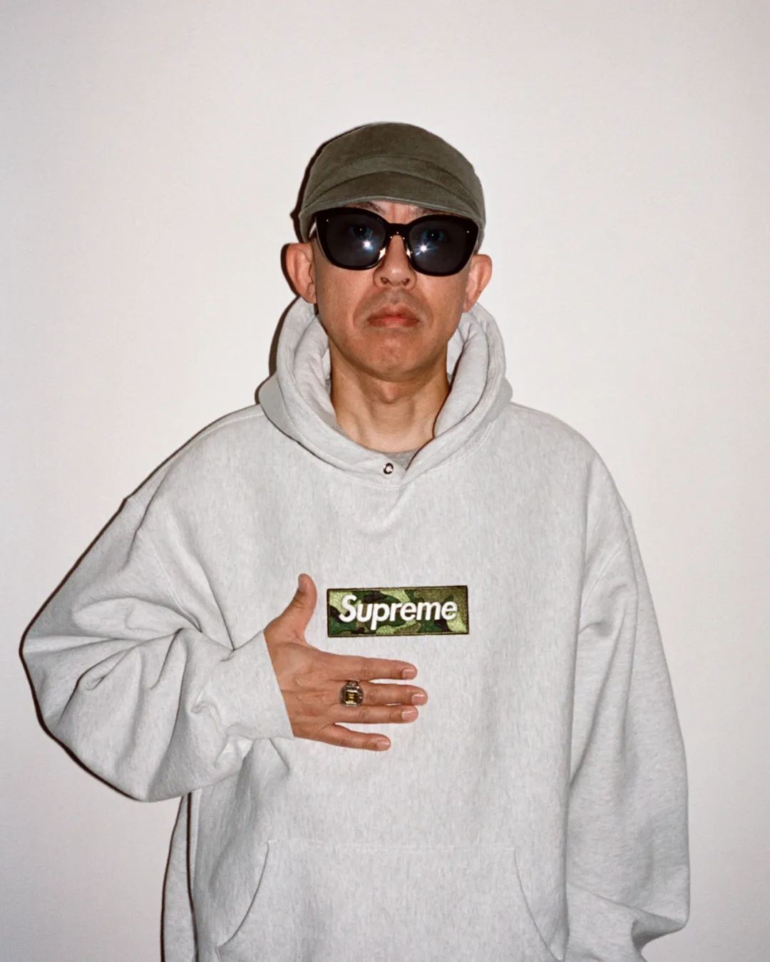 重磅：Supreme「圆领Box Logo卫衣」，下周铺货~！